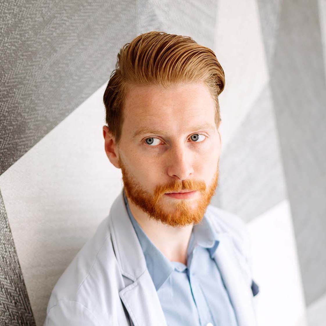 businessman portrait on stairs vgggrnf.jpg
